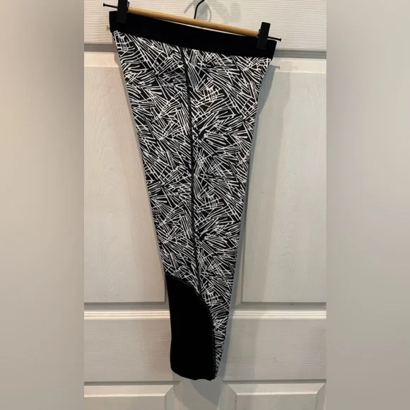 Nike Pro Dri Fit Women’s Leggings Abstract Print Size M - Picture 5 of 13